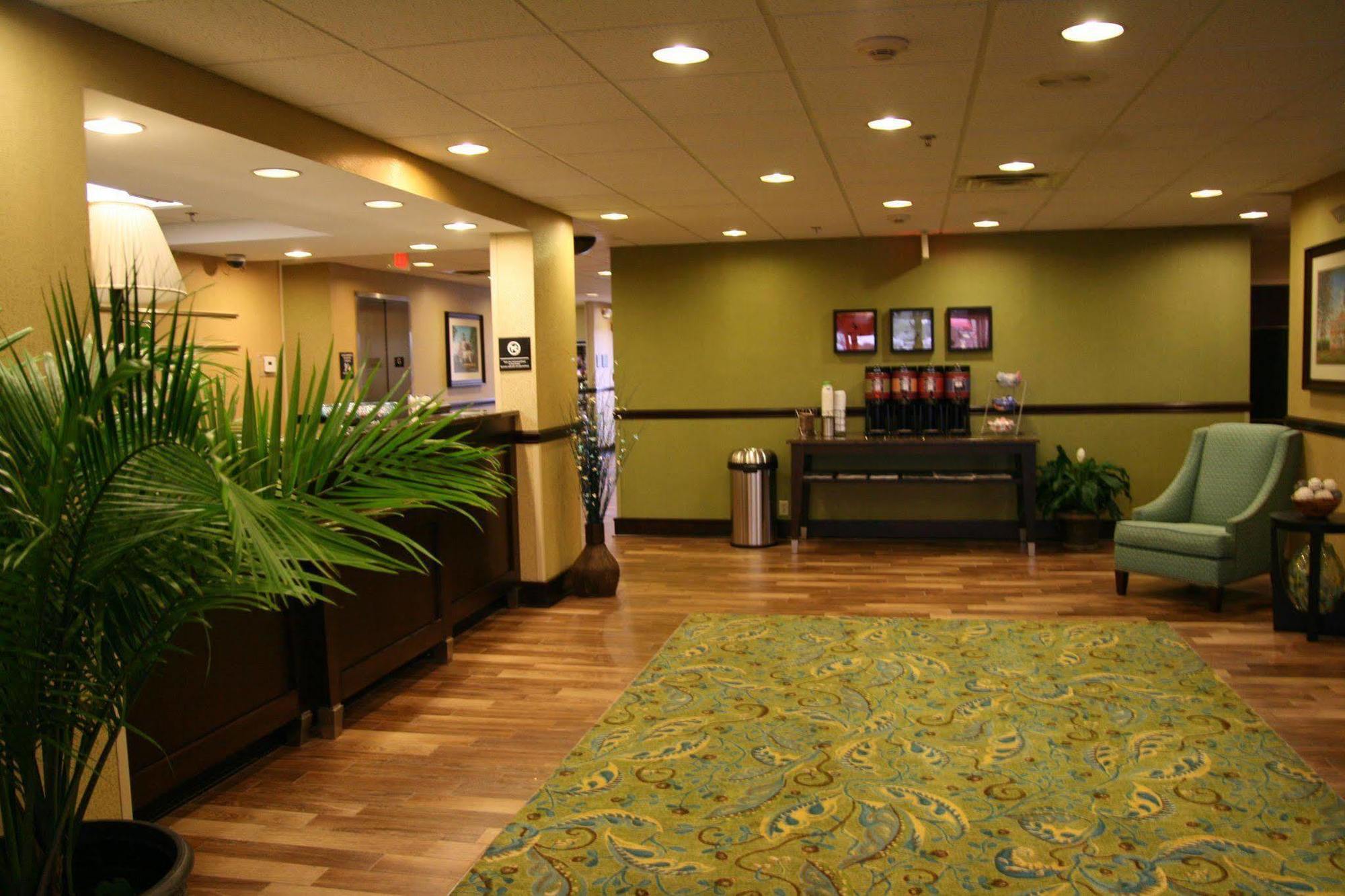 Hampton Inn Edenton Beltér fotó